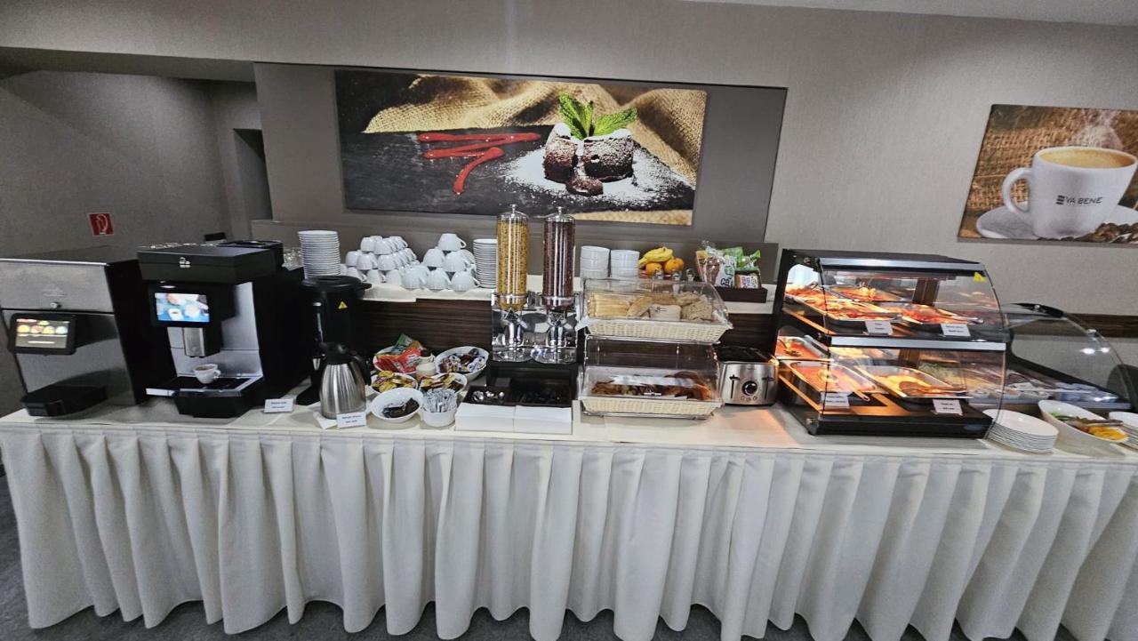 Hotel Blue Bratislava Luaran gambar