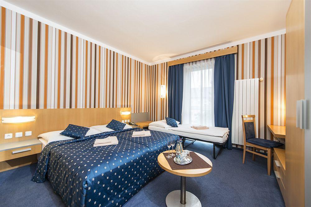 Hotel Blue Bratislava Luaran gambar
