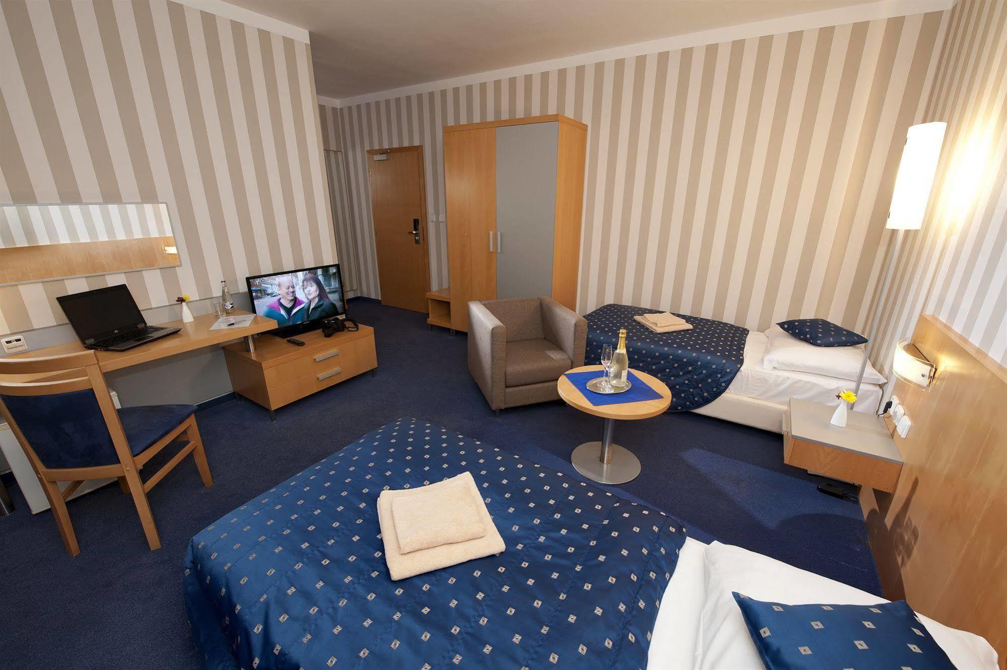 Hotel Blue Bratislava Luaran gambar
