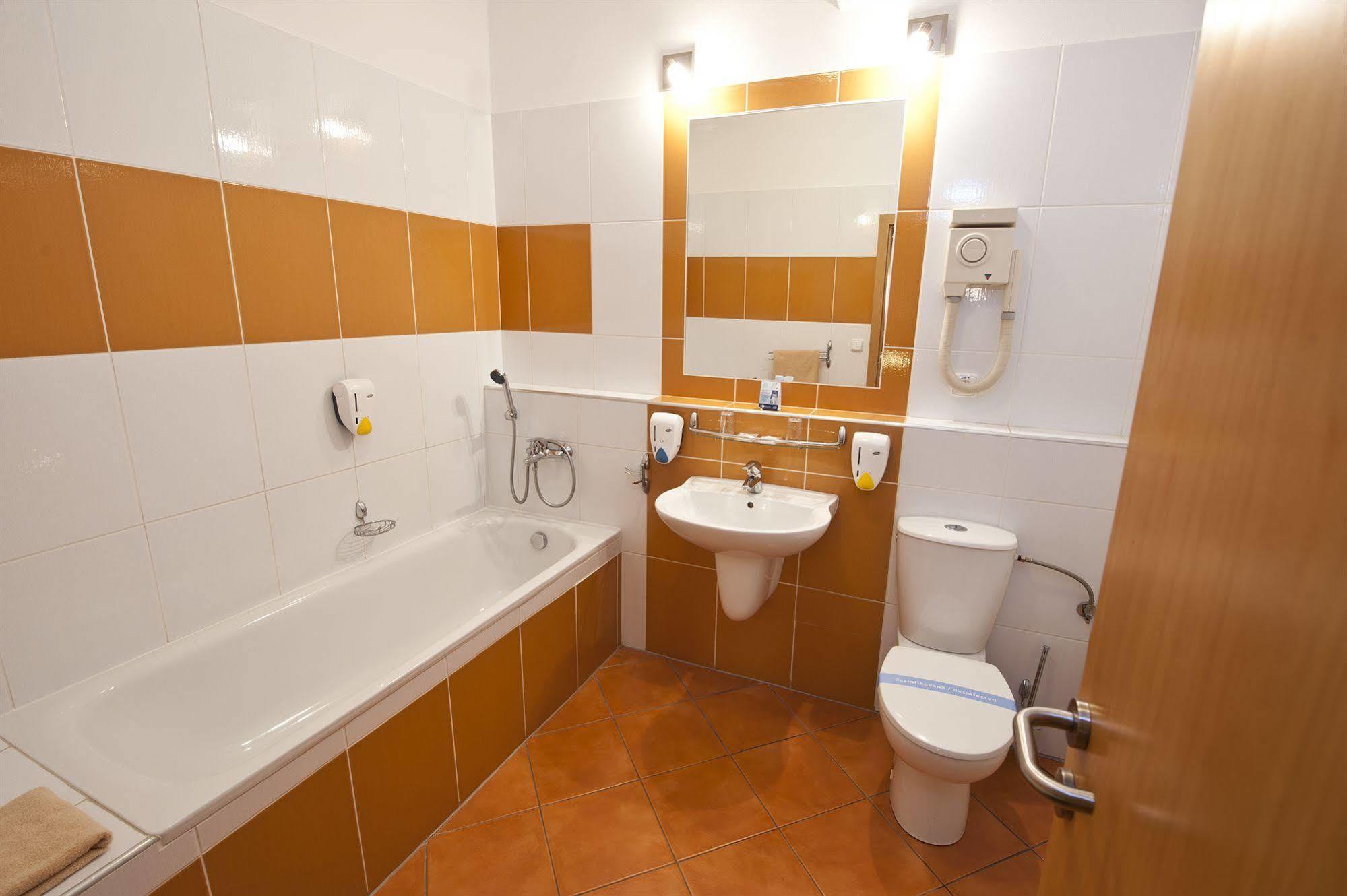 Hotel Blue Bratislava Luaran gambar