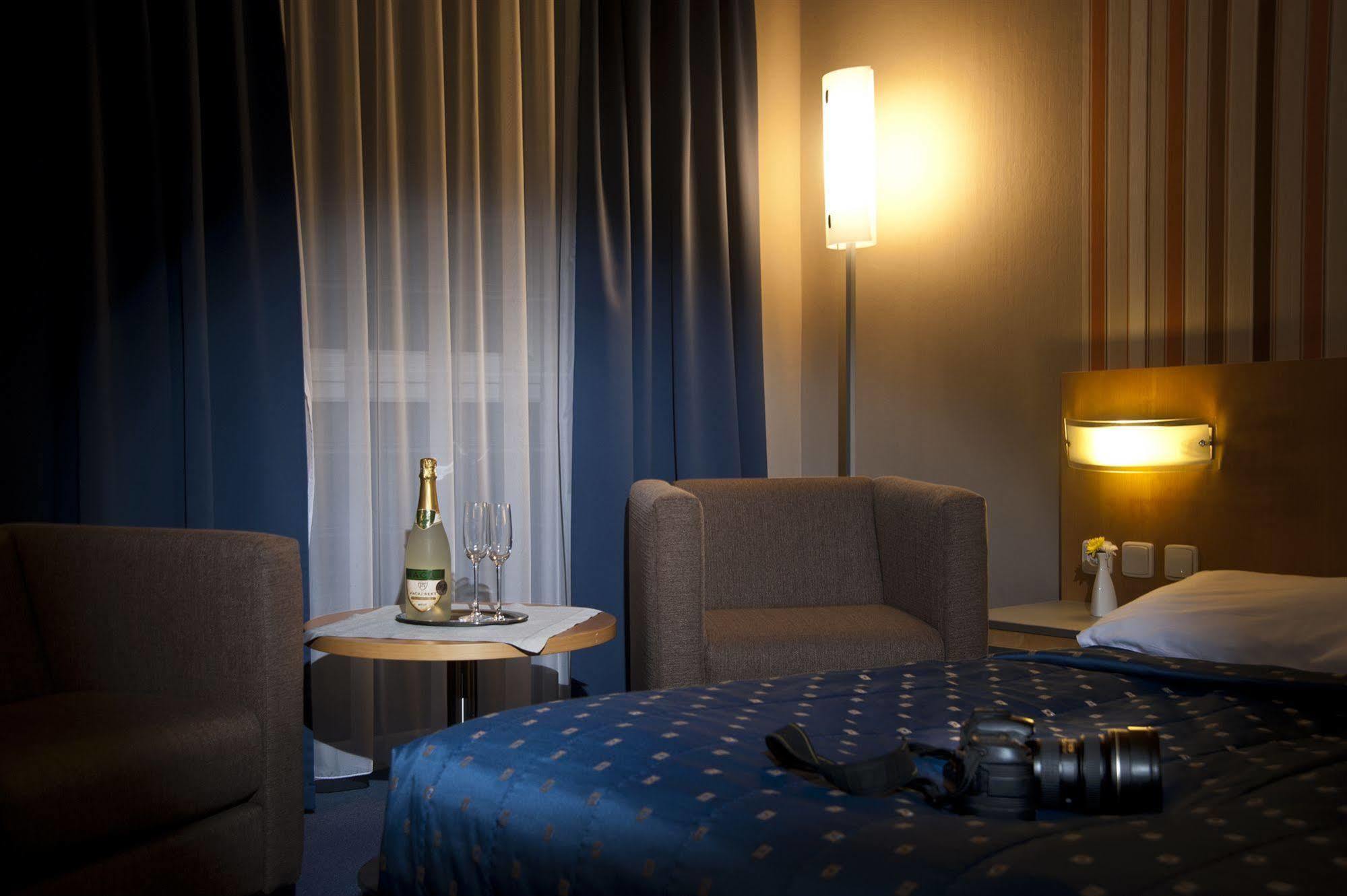 Hotel Blue Bratislava Luaran gambar