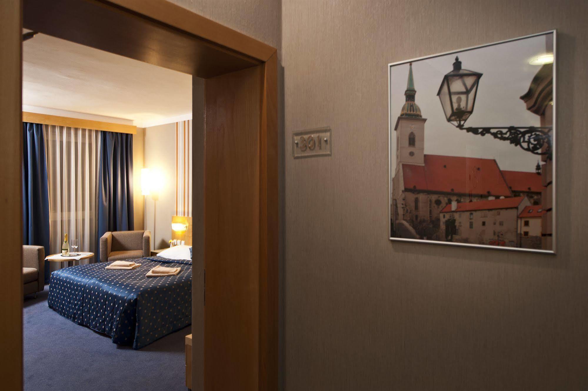 Hotel Blue Bratislava Luaran gambar