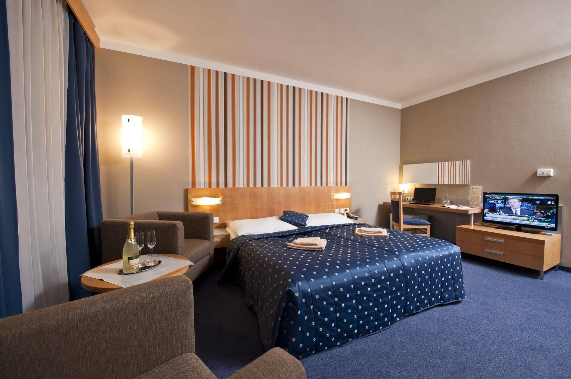 Hotel Blue Bratislava Luaran gambar